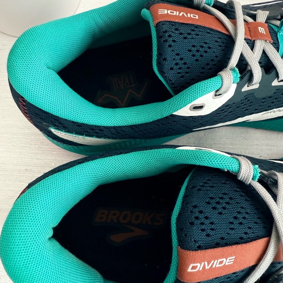 Brooks Trail Turquoise/Black Divide 3 Athletic Sneakers - Picture 12 of 14